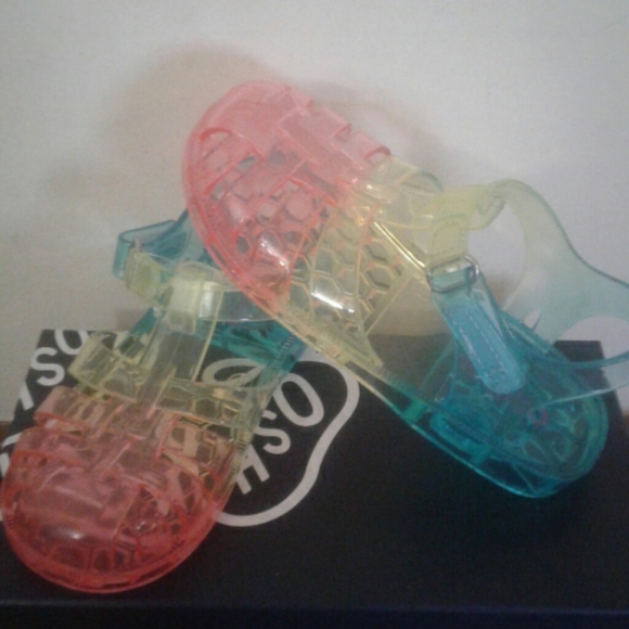 oshkosh jelly sandals